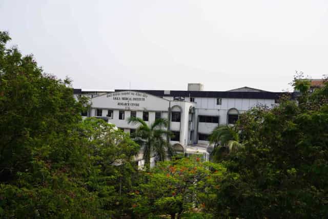 SBKS Medical Institute & Research Centre main building, Sumandeep Vidyapeeth campus, Piparia, Vadodara