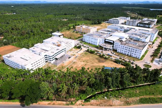 Aerial view of the Subbaiah Institute of Medical Sciences campus and teaching hospital buildings amid greenery at Purale, Shimoga (Shivamogga)