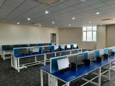 Computer stations in the CDSIMER digital library