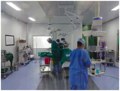 Modular operating theatre with anaesthesia and monitoring equipment at the teaching hospital of Dr. M.K. Shah Medical College, Ahmedabad