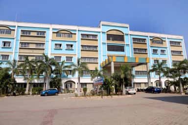 Multi-storey academic block on the Karpaga Vinayaga Institute of Medical Sciences campus, Chengalpattu