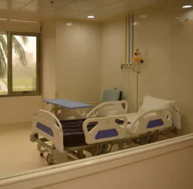 Single-bed patient room at the K J Somaiya Hospital & Research Centre