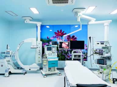 Modern operation theatre at MGM Hospital, Aurangabad, with a C-arm image intensifier, anaesthesia workstation and endoscopy tower