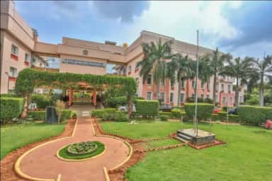 MVJ Medical College and Research Hospital main building, name board and front lawns, Hoskote, Bengaluru