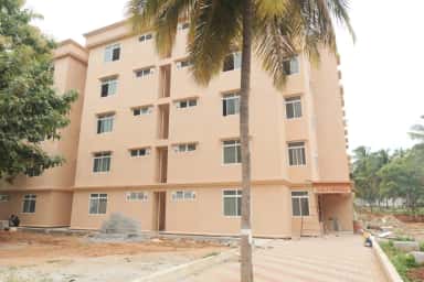 Girls hostel block on the Sri Chamundeshwari Medical College campus, Channapatna