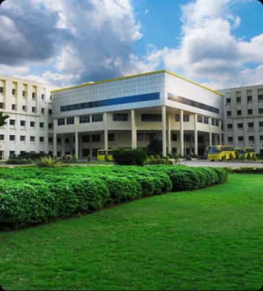 SRM Medical College Hospital and Research Centre academic building with landscaped garden at Kattankulathur
