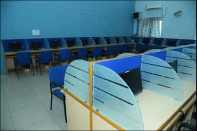 Rows of computers in the digital/e-library at VELS Medical College & Hospital