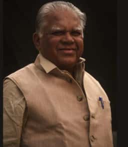Dr. M.R. Hulinaykar