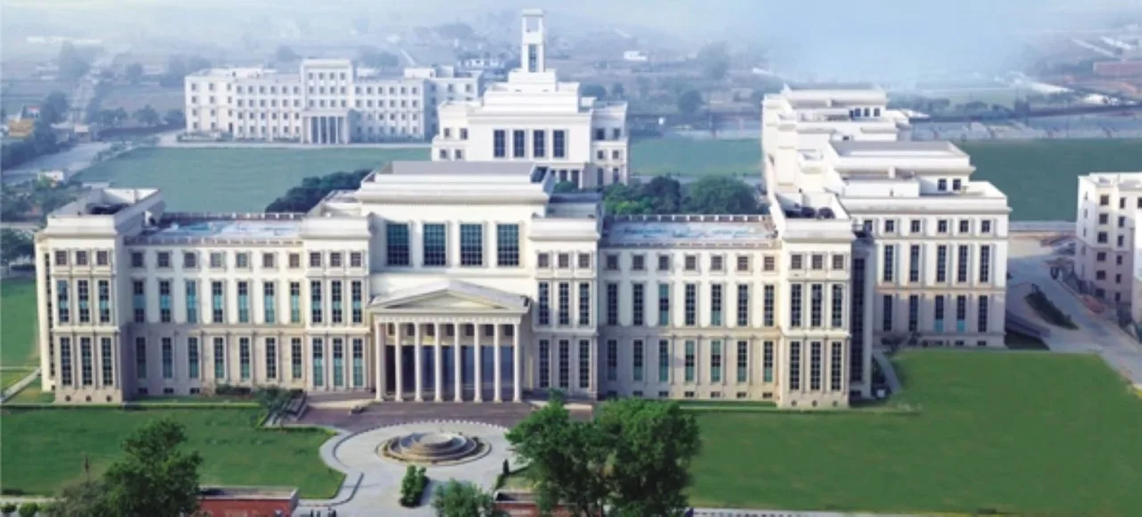 Amity Lucknow photo