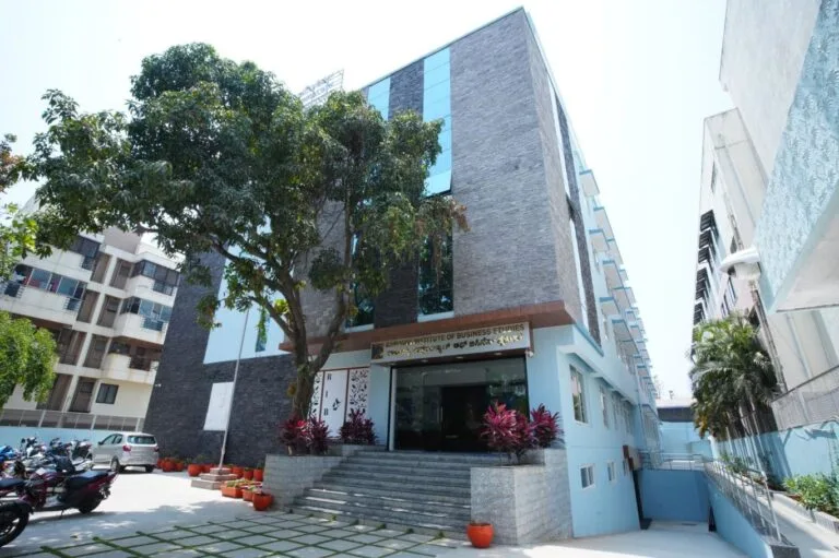 campus 8