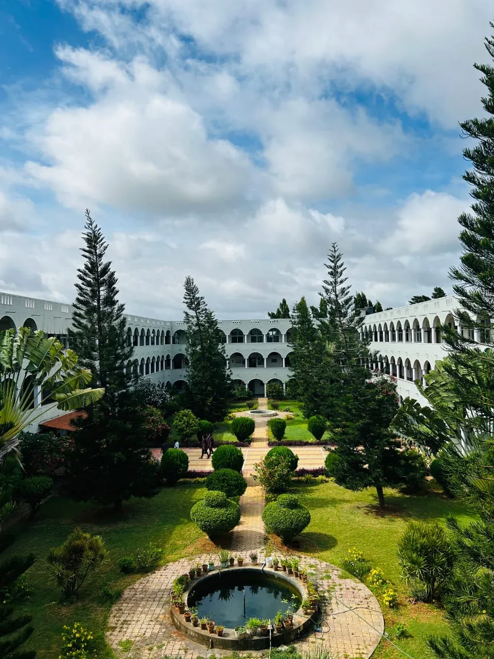 campus 8