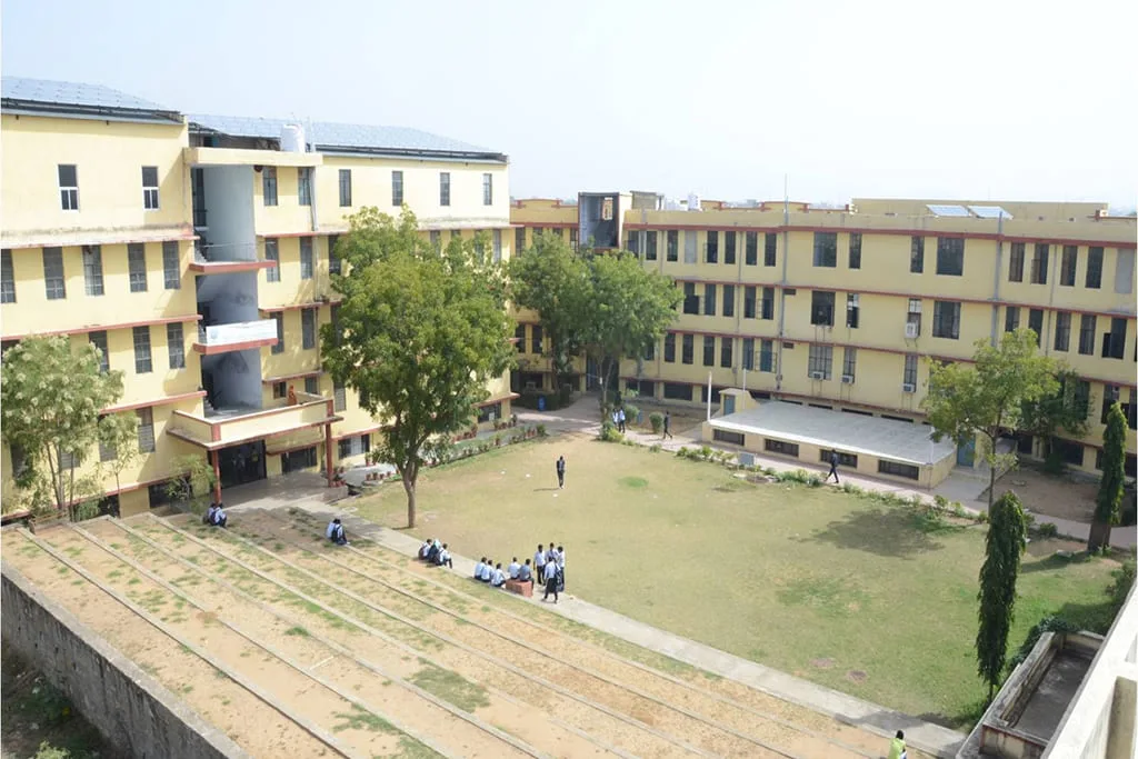 CE Lab 5 — Sri Balaji PG Mahavidyalaya