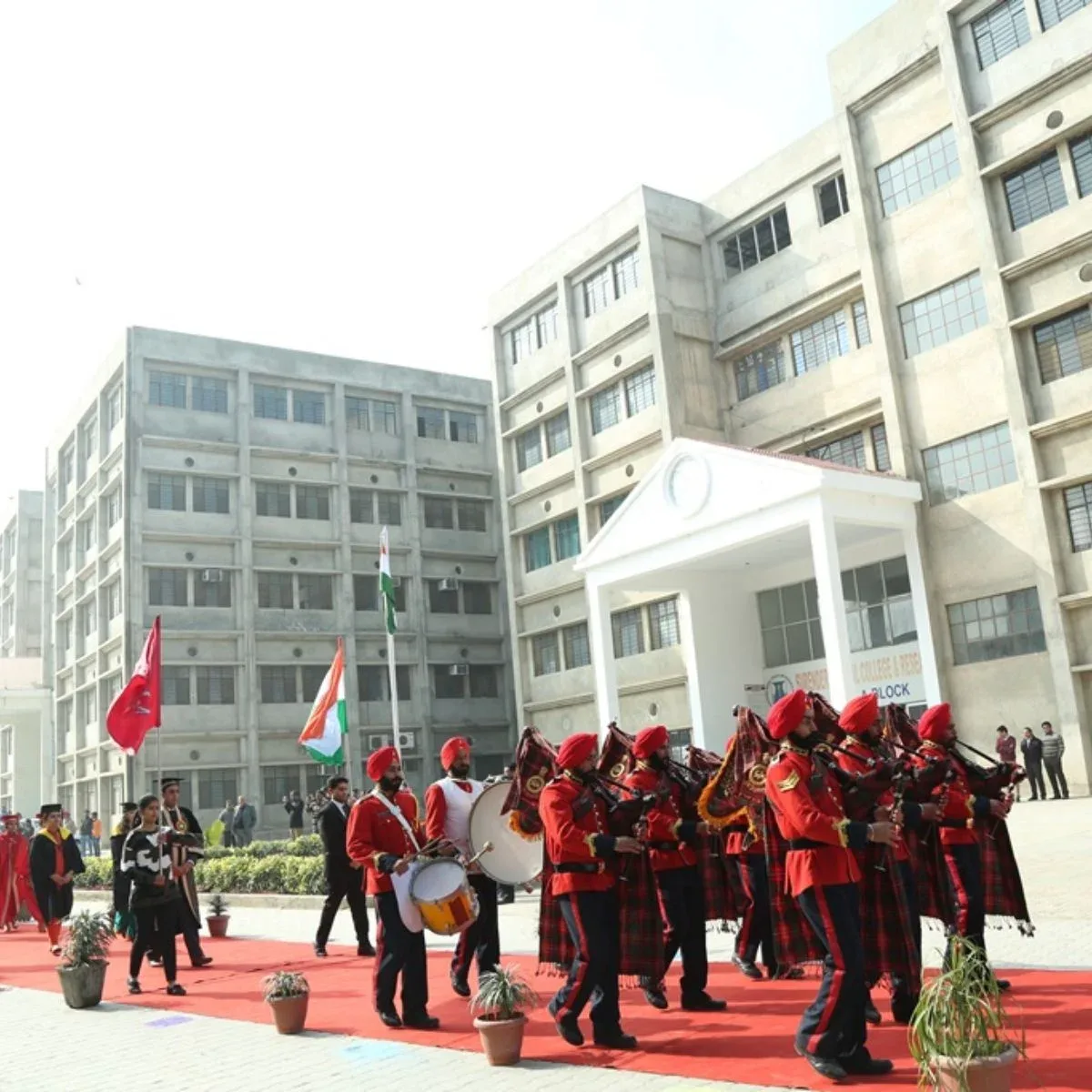 campus 8