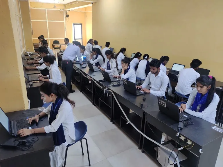 campus 8