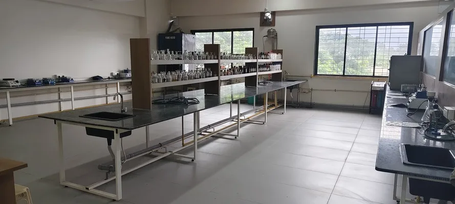 Pharmaceutical Chemistry Lab — shree-swaminarayan-institute-of-pharmacy-sabarkantha