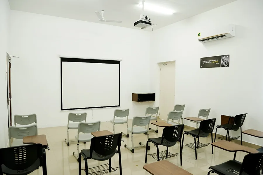 Modern lecture hall with technology support for effective student learning — Aachi Institute of Management and Entrepreneurial Development