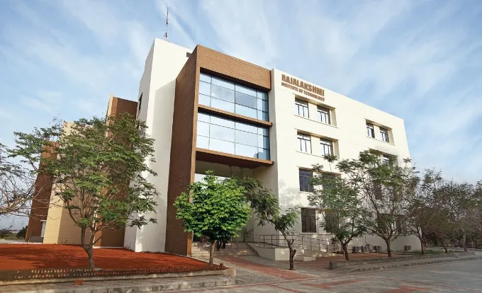 Rajalakshmi Institute of Technology main block Chennai