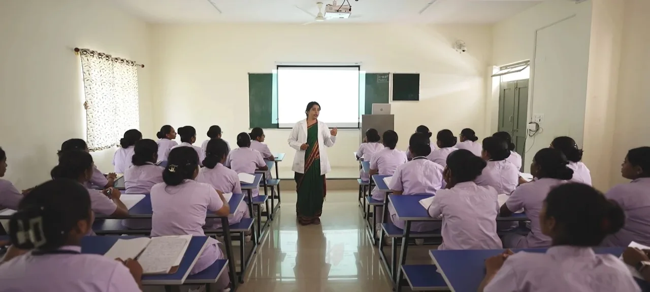 classroom sinsrc_1.1.2 — Sree Siddaganga Institute of Nursing Sciences and Research Centre