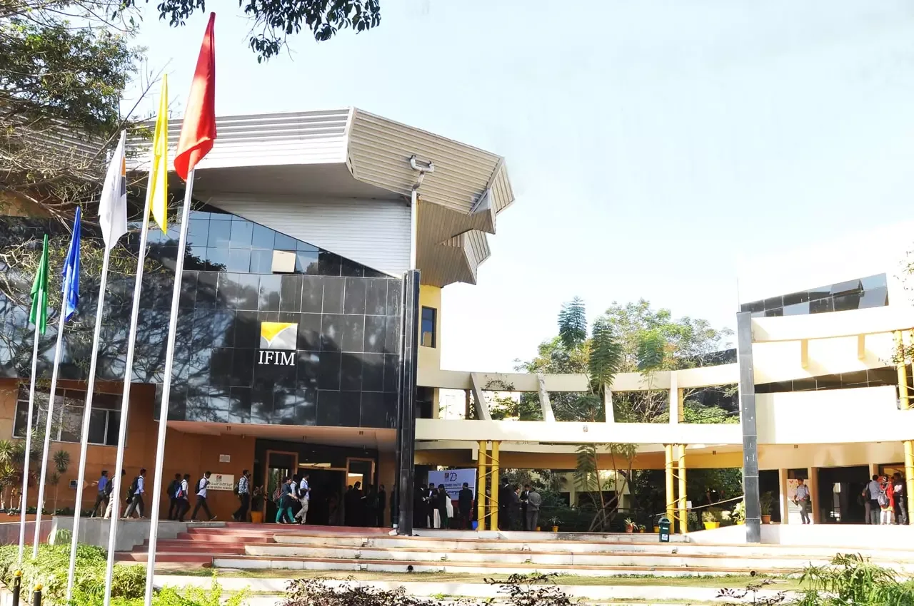 campus 8