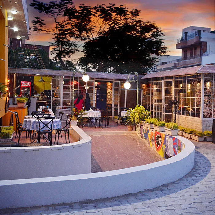 Cafe Chrome — ARCH College of Design & Business