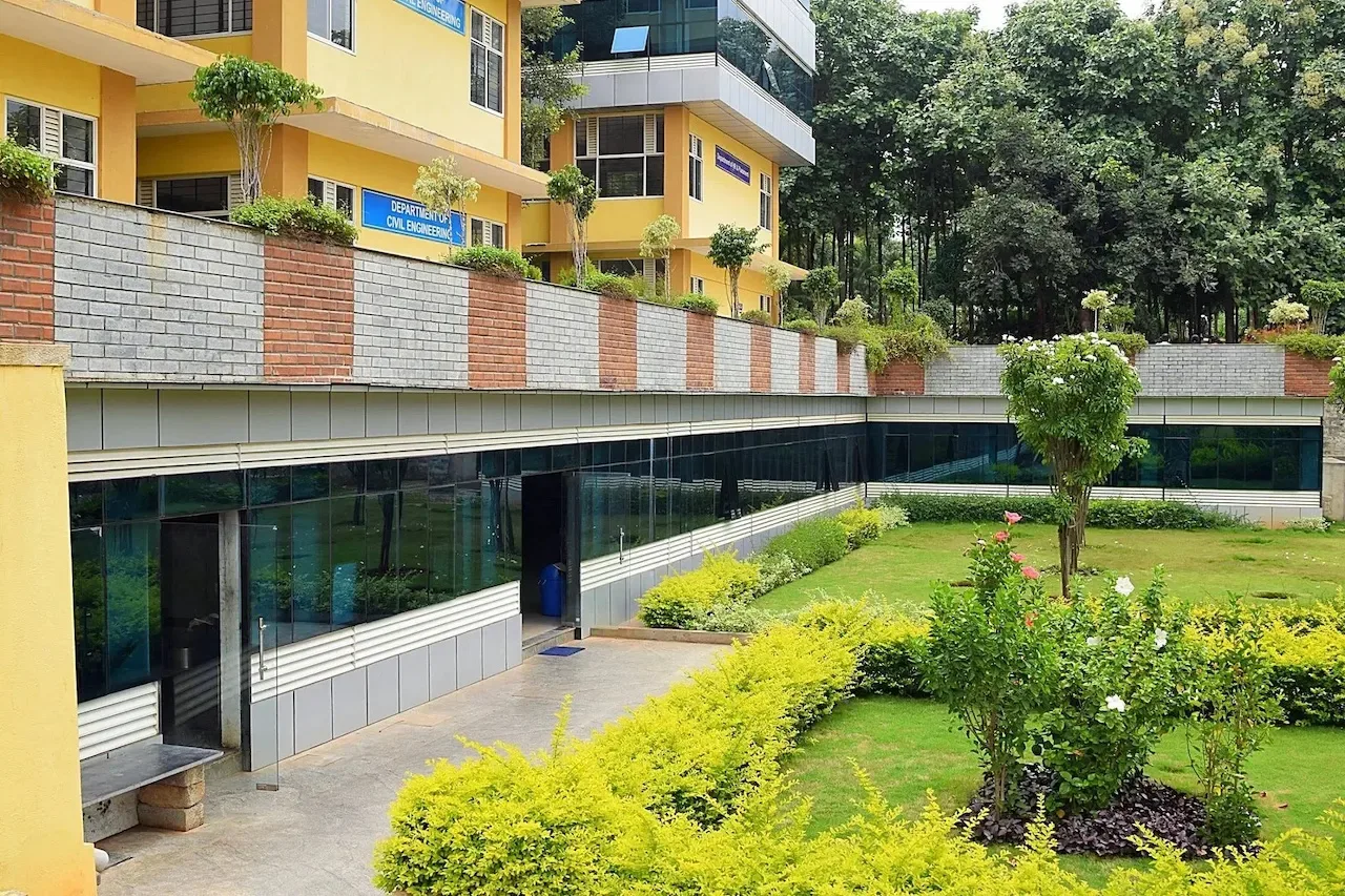 campus 8