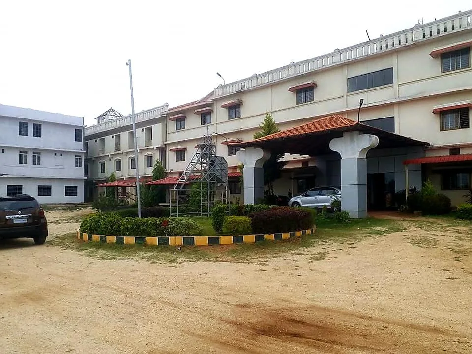 KKECS College of Nursing — About The College Page Campus Building Image