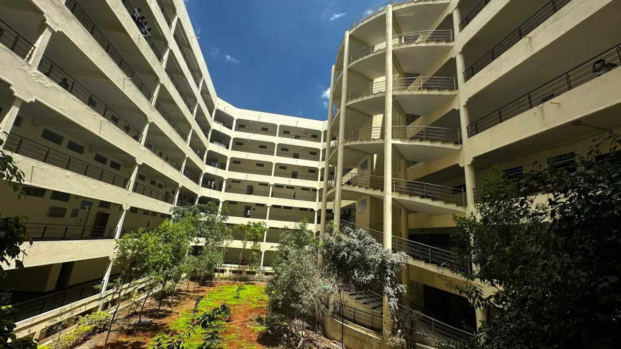 campus 4