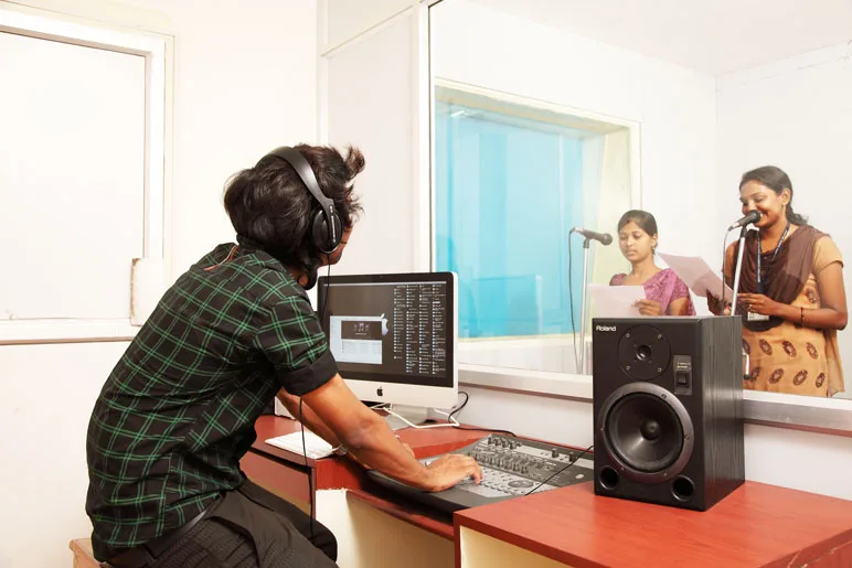 Alpha arts chennai Students using the College laboratory facility — Alpha Arts and Science College