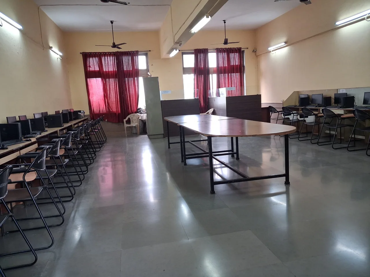 208-Computer Lab — Jawahar Education Society's A. C. Patil College of Engineering