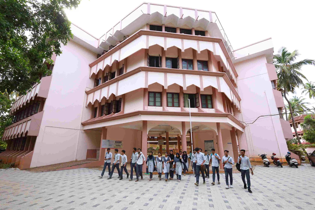 campus 4