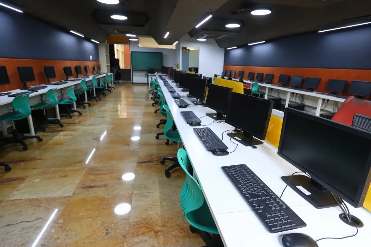 Computer Lab — SB College of Management Studies