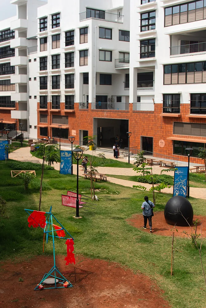 campus 8