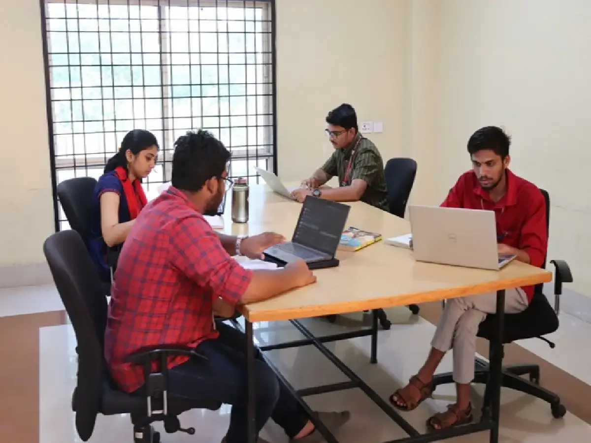 librarypgpic19 (1) — Vardhaman College of Engineering