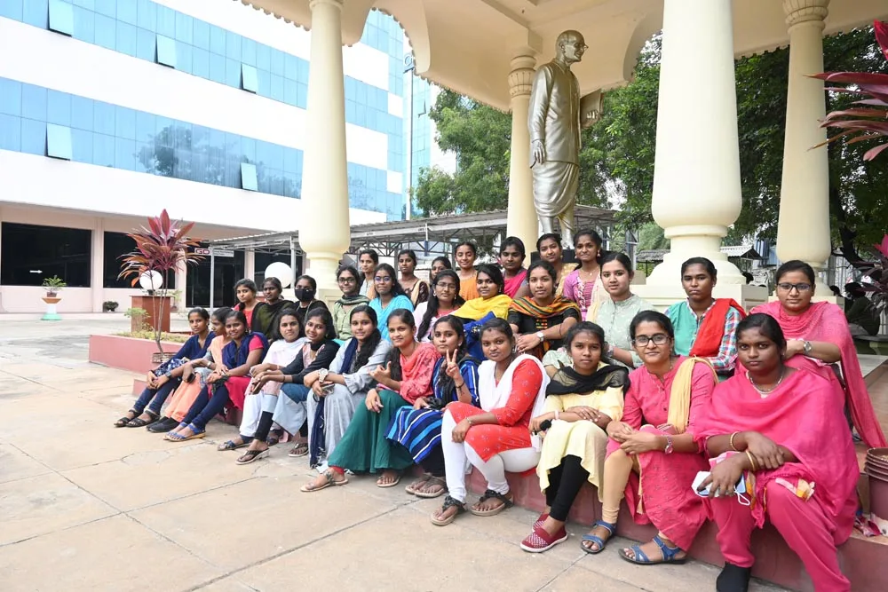 campus 8