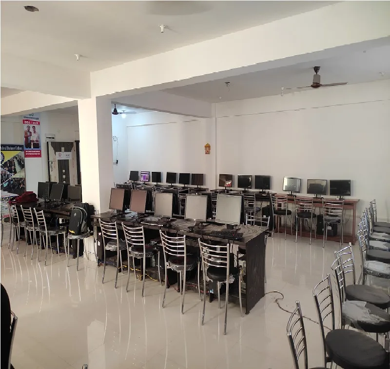 COMPUTER LAB — Oxford Business College