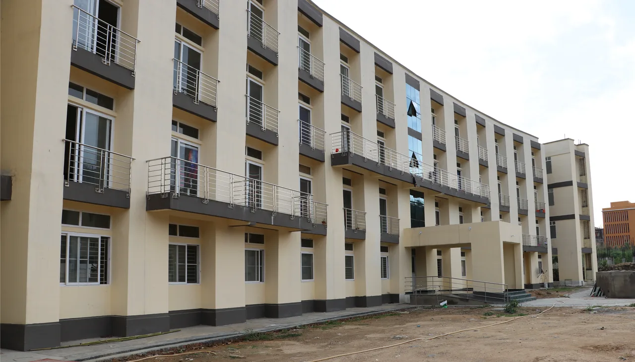 campus 8