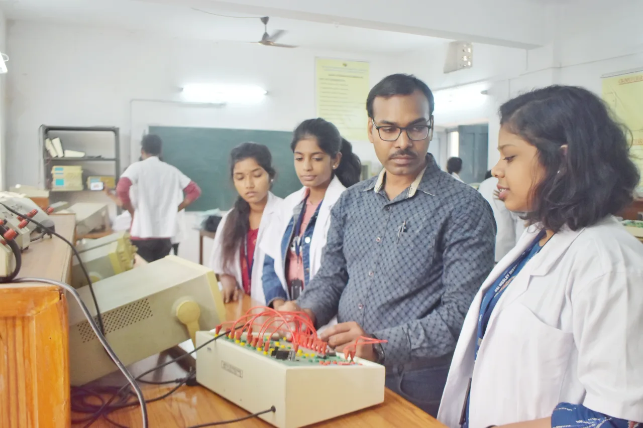Physics Lab — CSI Wesley Institute of Technology and Sciences