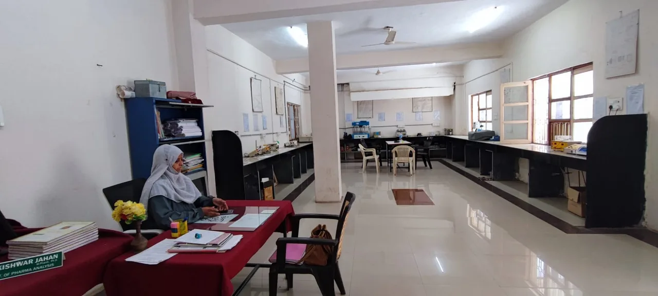 INSTRUMENTATION ROOM — KCT College of Pharmacy