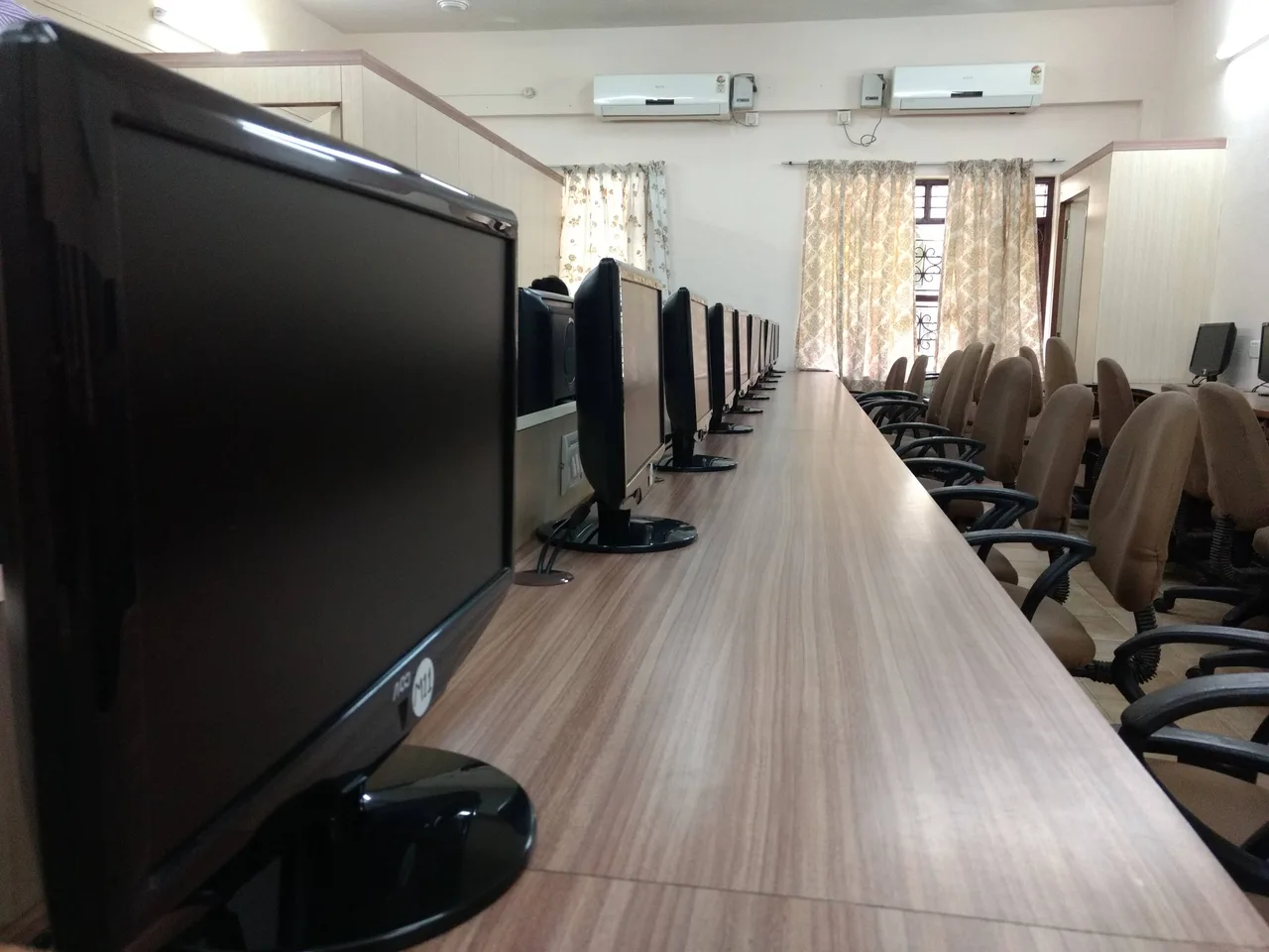 SDM College of Business Management Bangalore lab — Shri Dharmasthala Manjunatheshwara College of Business Management