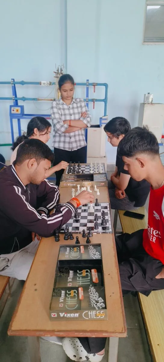 campus 8