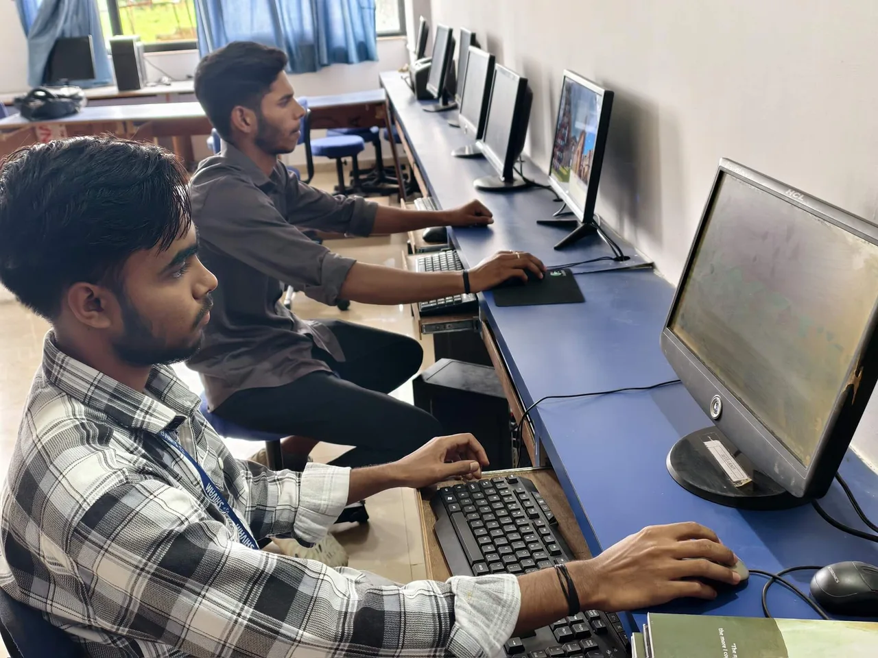 Computer Laboratory — Shivam Pharmaceutical Studies and Research Centre