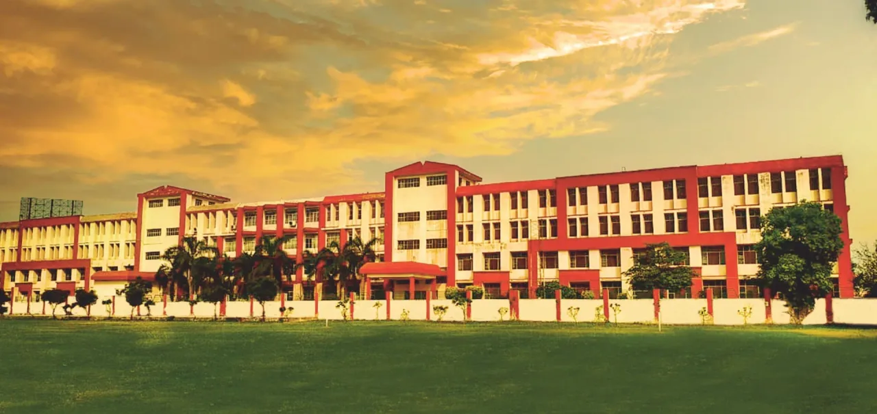 The Vishveshwarya Group of Institutions academic block and lawns, Greater Noida
