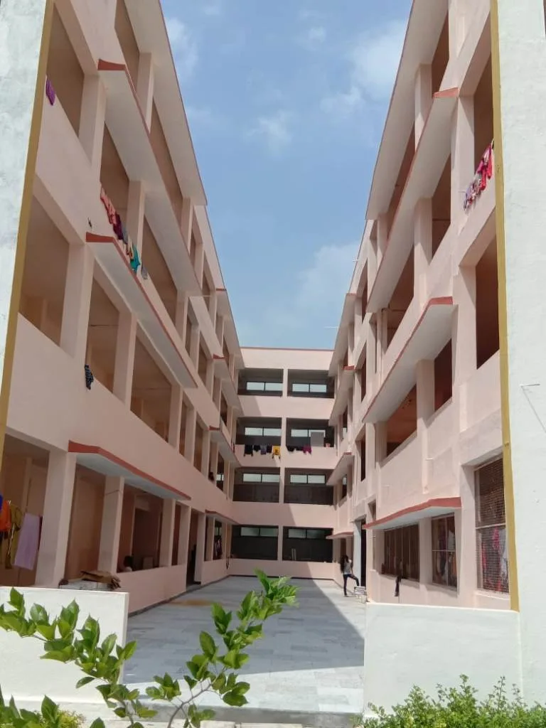 campus 8