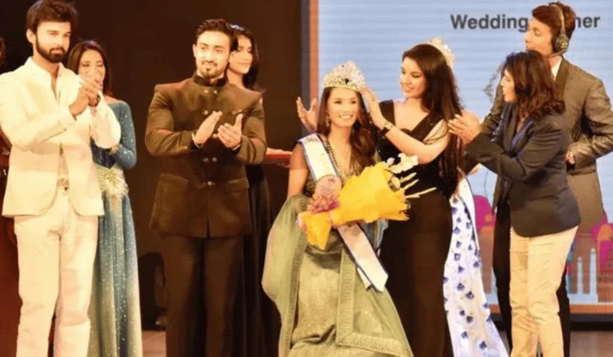 International crowning in Mumbai by Mrs. Batul Ali, outfits by IDA students