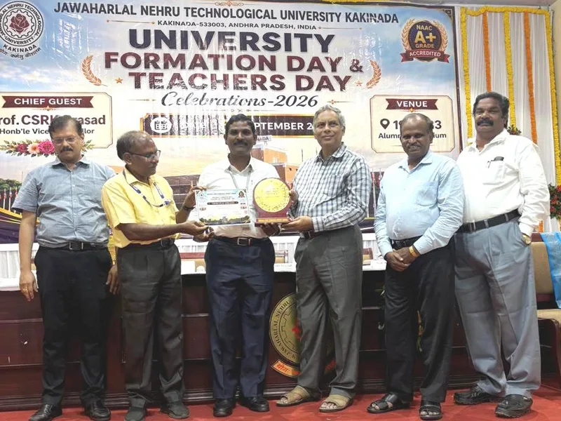 VITB honoured for its outstanding achievements at the University Formation Day — Vishnu Institute of Technology (Autonomous)
