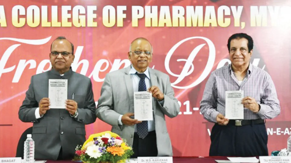 ‘Pharmaceutical Inorganic Chemistry’ textbook released — farooqia-college-of-pharmacy-mysuru