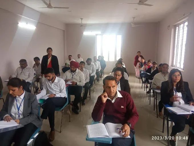 Group photo of CTLC faculty and LLB students — Chandrawati Tiwari Law College