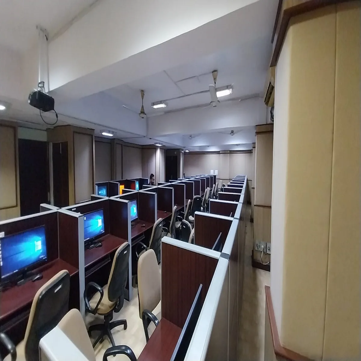 campus 8