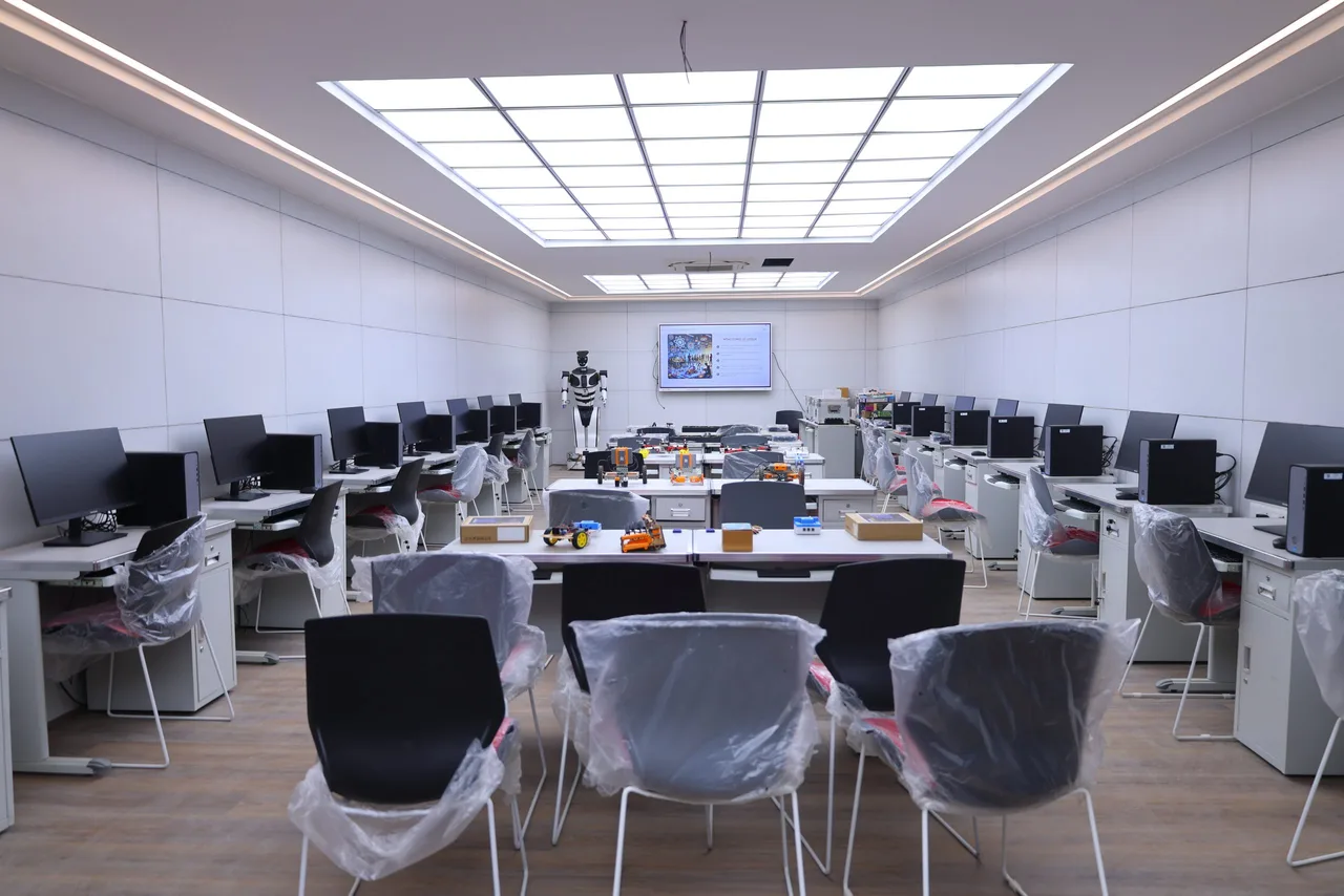 CCDTE- Cimage eYantra Robotics lab with collaboration with IIT Bombay — CIMAGE Centre of Digital Technology and Entrepreneurship