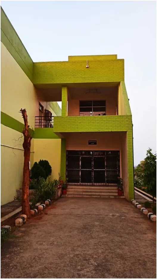 campus 8